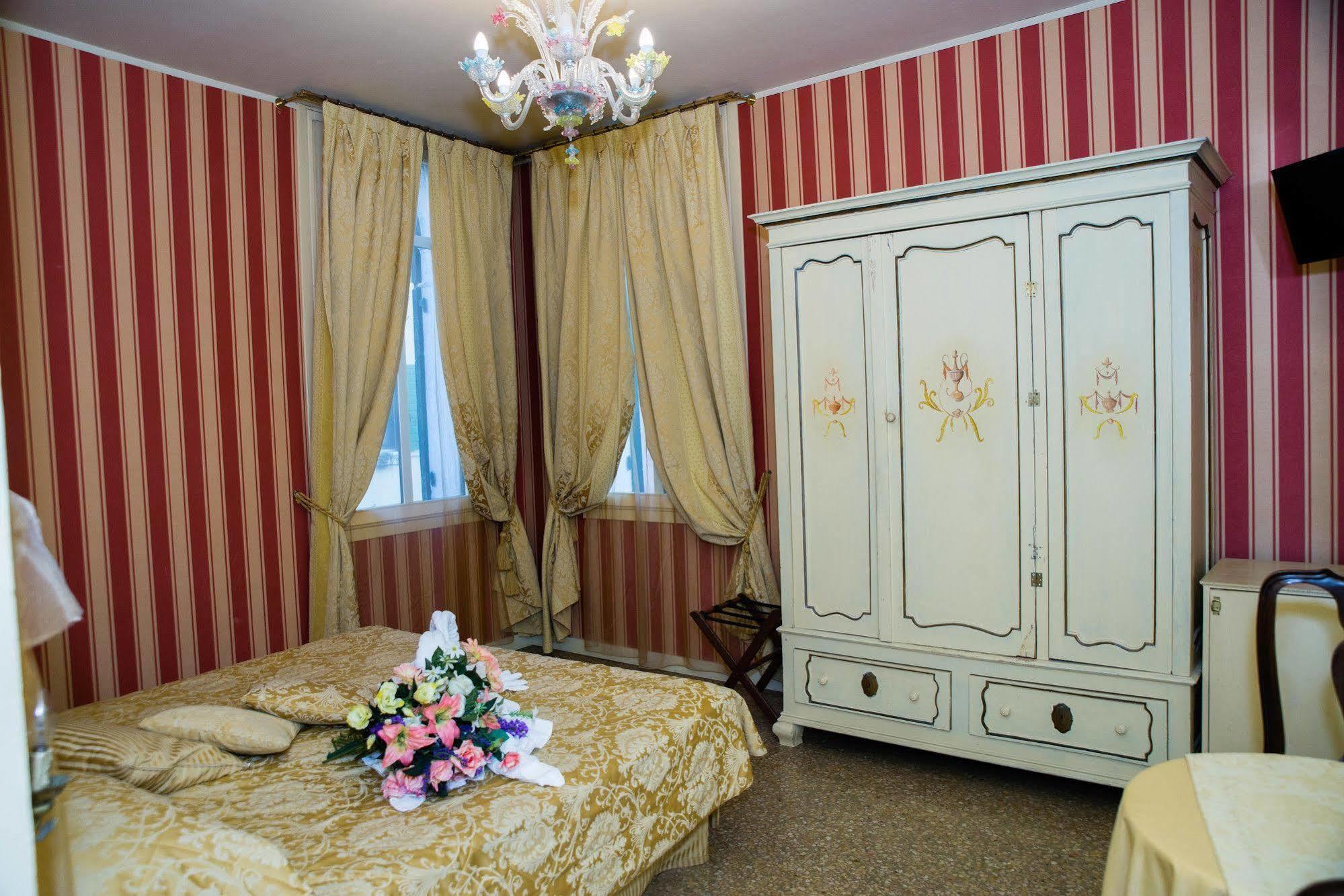 Locanda Acquavita Veneţia Exterior foto