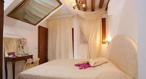 Locanda Acquavita Veneţia Exterior foto